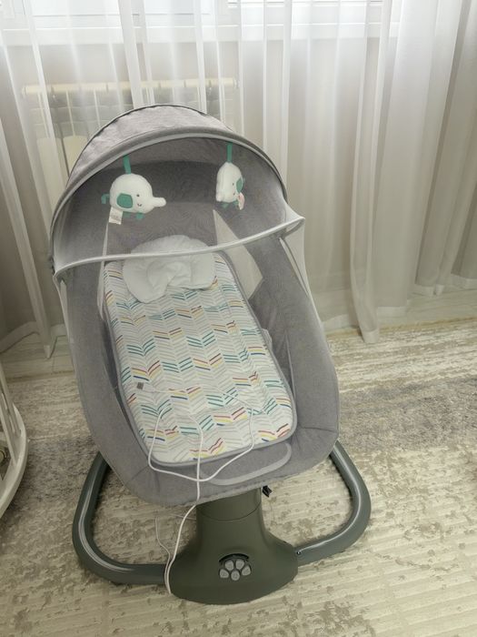 Манеж б/у,шизлонг новый