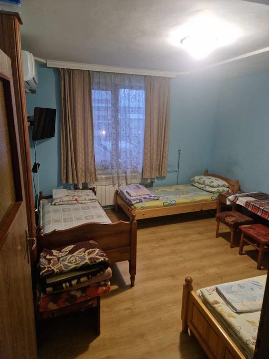 Дава се под наем Хотел в Банкя - 30 кв.м за 7.65 € - Снимка #1