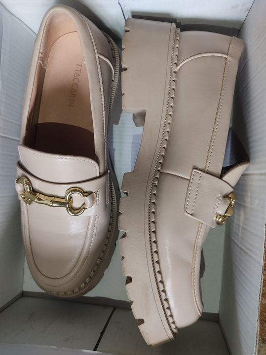 Продам лоферы и кеды под диор