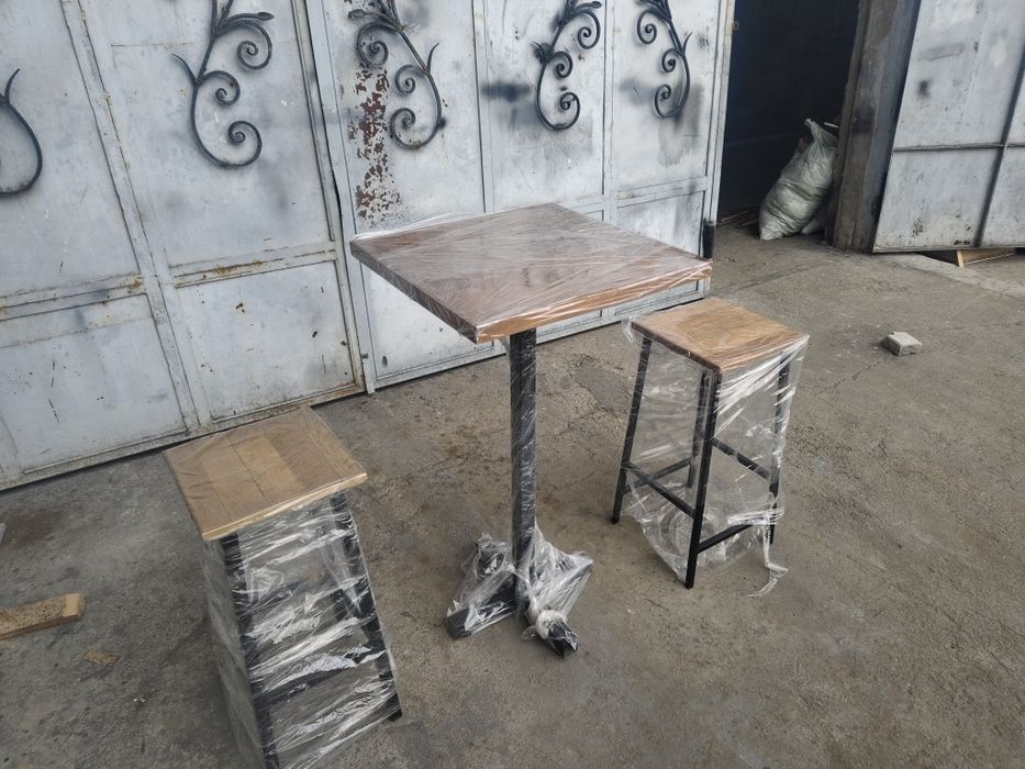 Лофт стол табуретки.