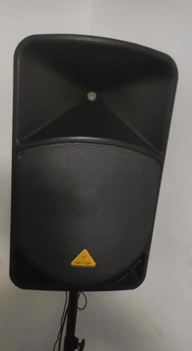 Vând boxa Behringer