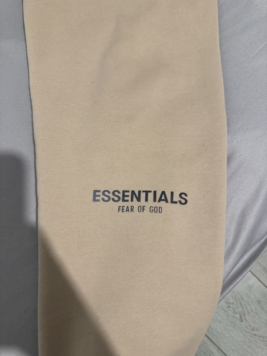 Pantaloni essentials