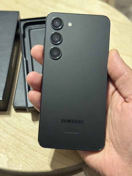 Samsung Galaxy S23 5G 512gb в идеалтном сост.