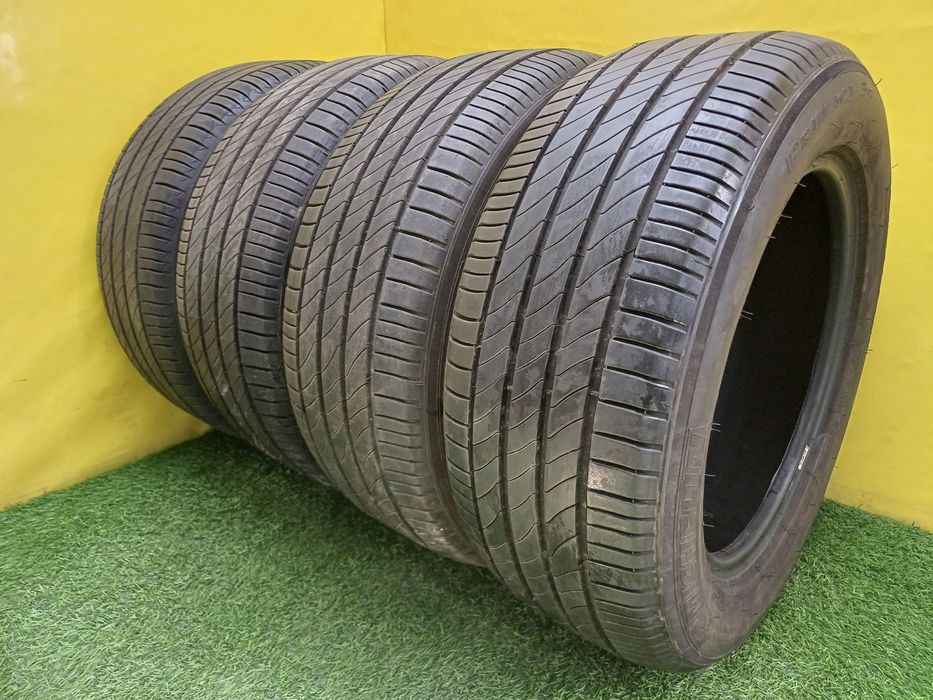 Шины 225/55 R16 Michelin комплект.