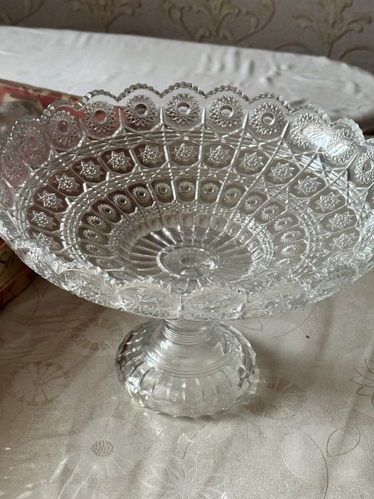 Фруктовница на ножке