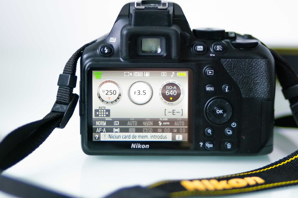 Dslr NIKON D3500 + obiectiv stabilizare Nikkor 18-55 Af-P , FullBOX