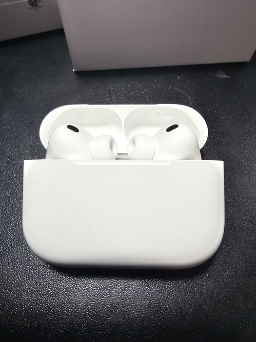 AirPods Pro 3 ultima generatie