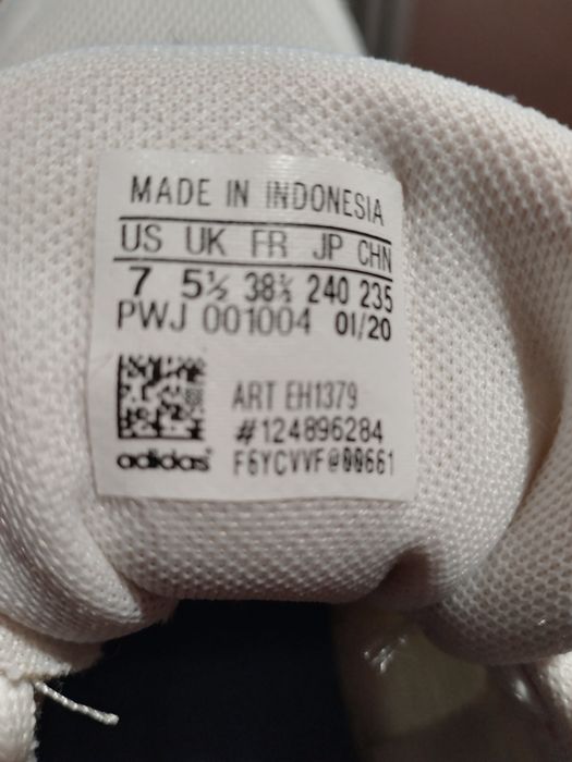 Дамски маратонки Adidas, като нови