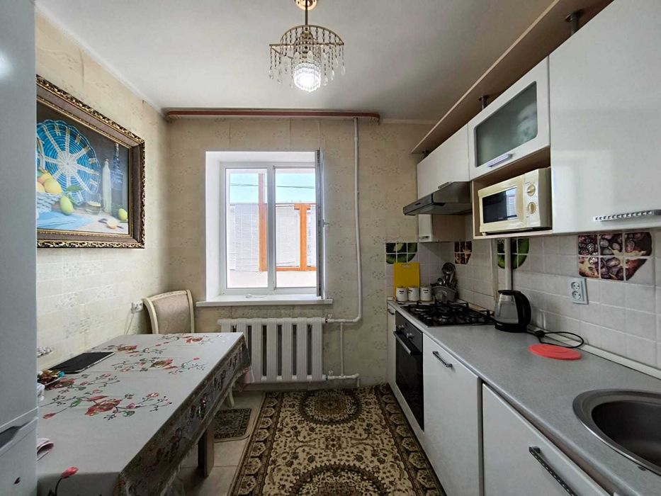 Продам 2 ком , в 12 мкр