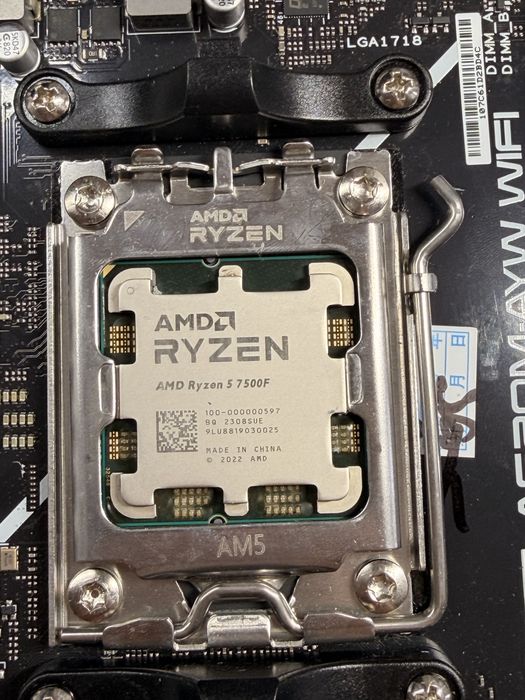 Комплект R5 7500f+ASUS A620M-ayw wifi