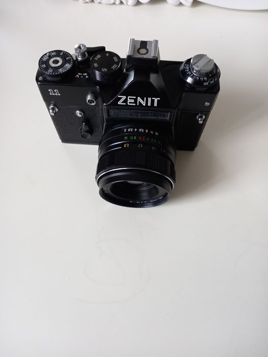 Aparat foto pe film Zenit 11 + obiectiv Helios 44M-4 58mm f/