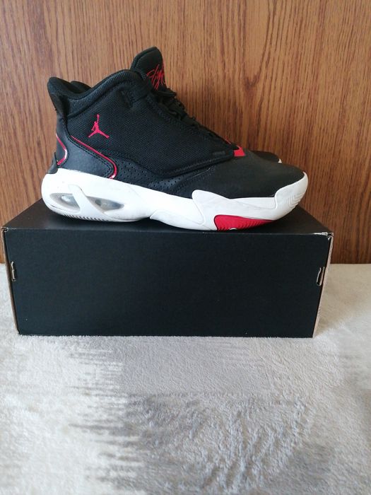 Jordan max aura 4(GS)