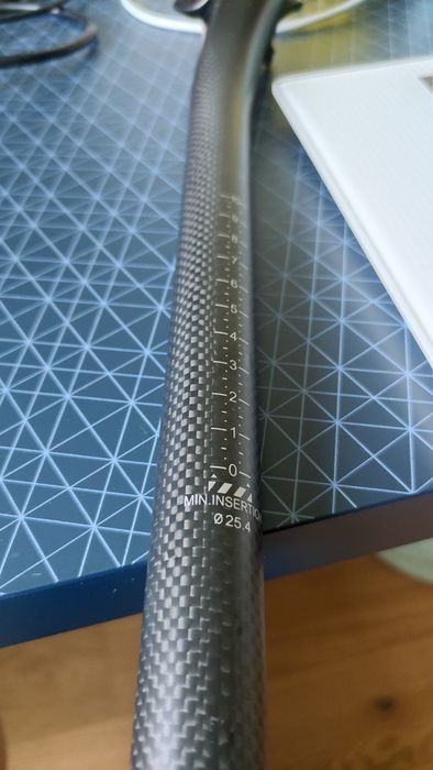 Карбоново колче 25.4x350 за велосипед