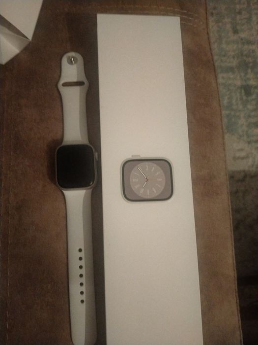 Apple watch 8 series (41mm) platinum