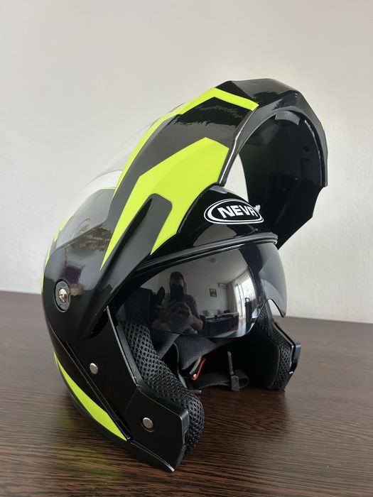 Casca moto flip-up cu ochelari de soare