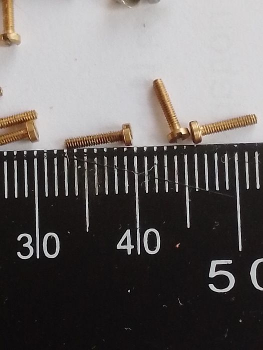 Латунные болты .