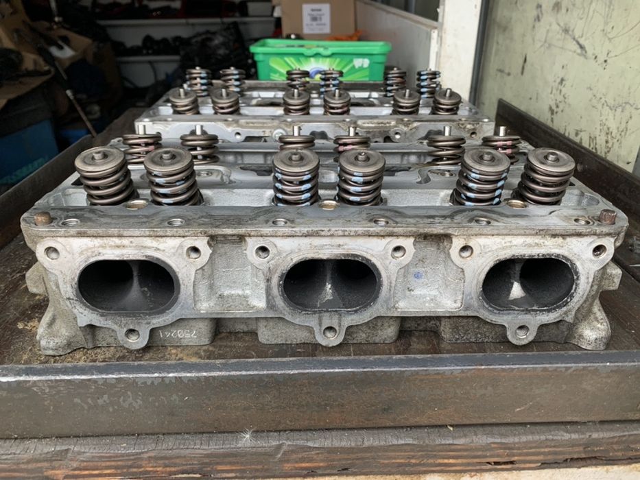 Porsche 911 997 3.6 Turbo Цилиндрова глава Cylinder head equipped