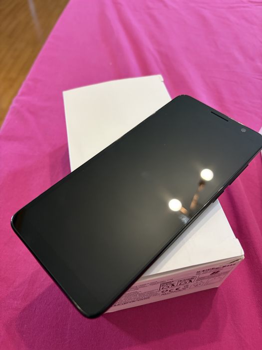 Telefon nou TCL 501