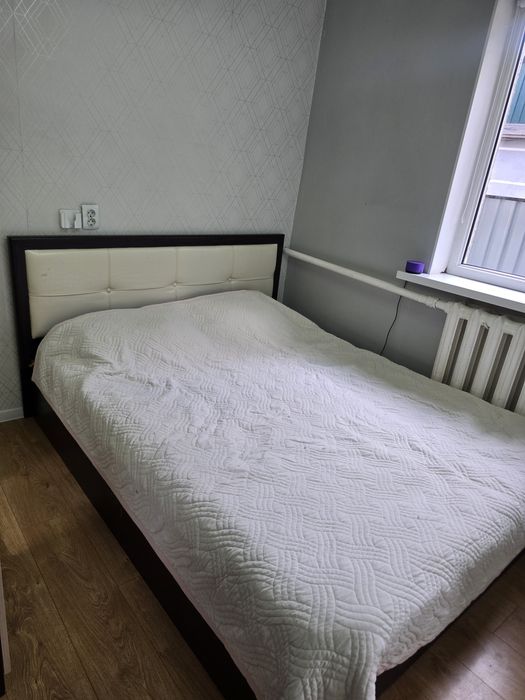 Продается спальный гарнитур