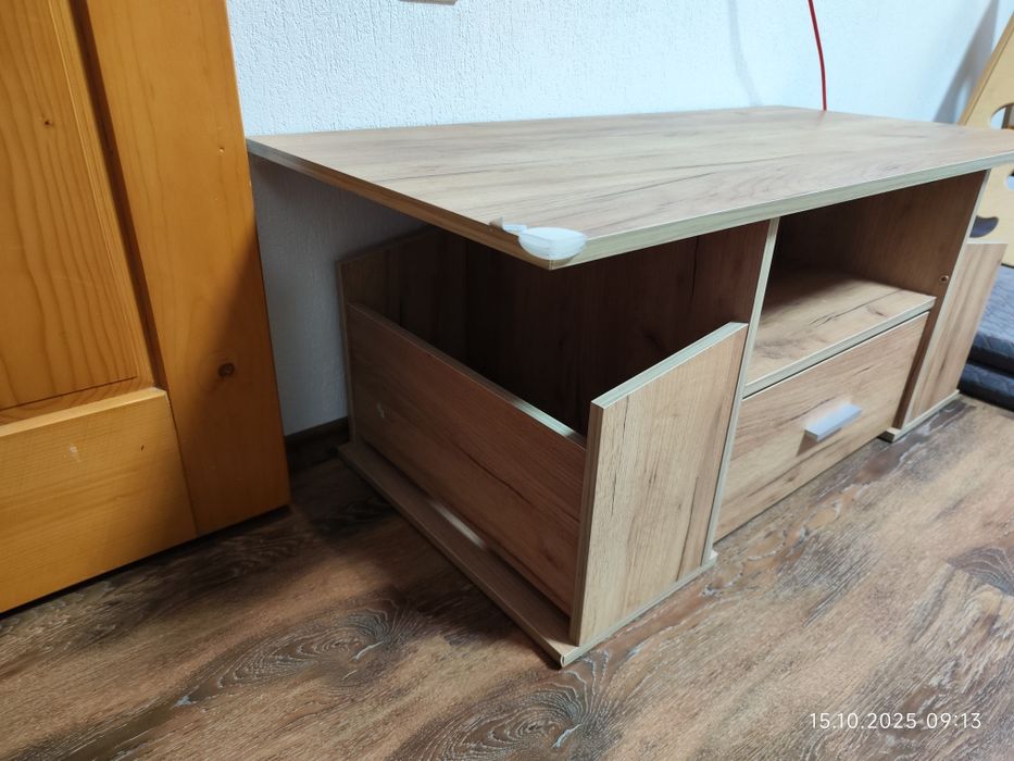 Тв шкаф с чекмеджета