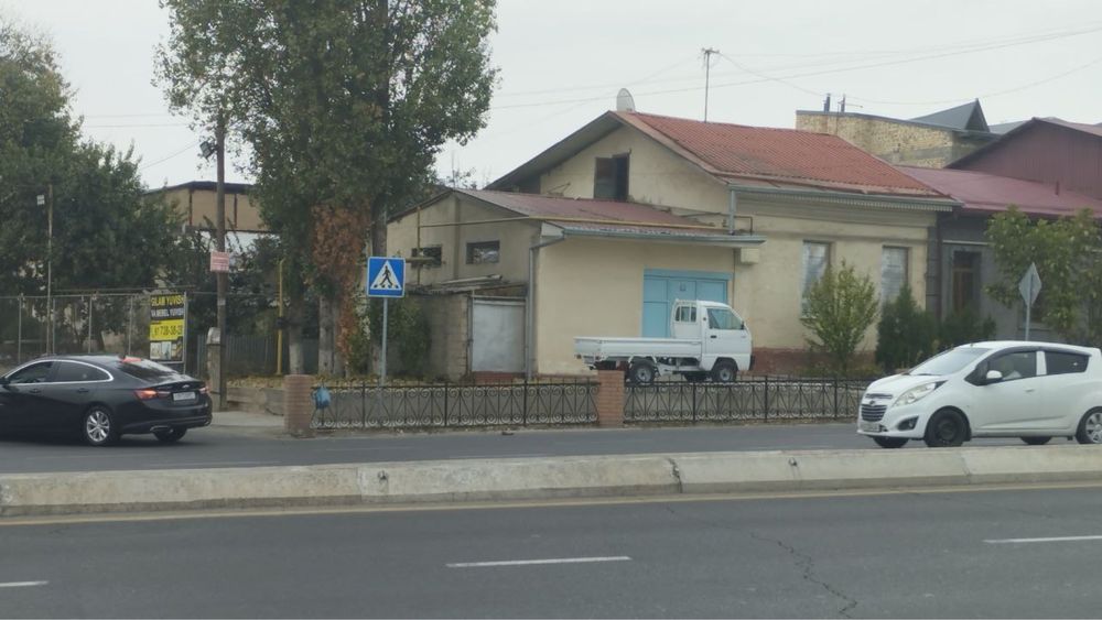 Участок под бизнес, с возможностью построить стоянку сбоку