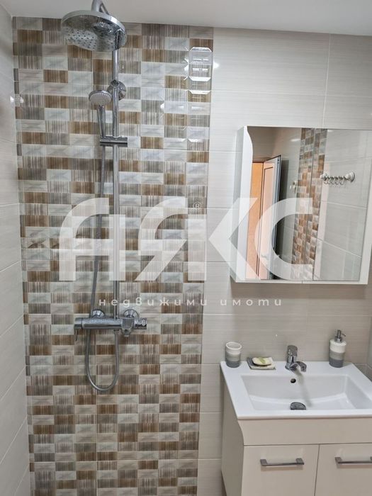 Двустаен обзаведен апартамент в кв. Дружба 2 - бърз достъп до цнетъра