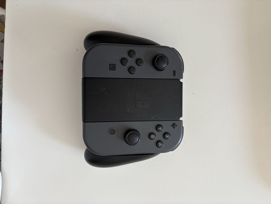 Nintendo Switch с допълнителни джойстици
