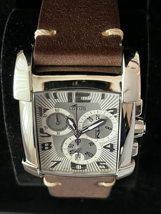 Мъжки часовник Lotus