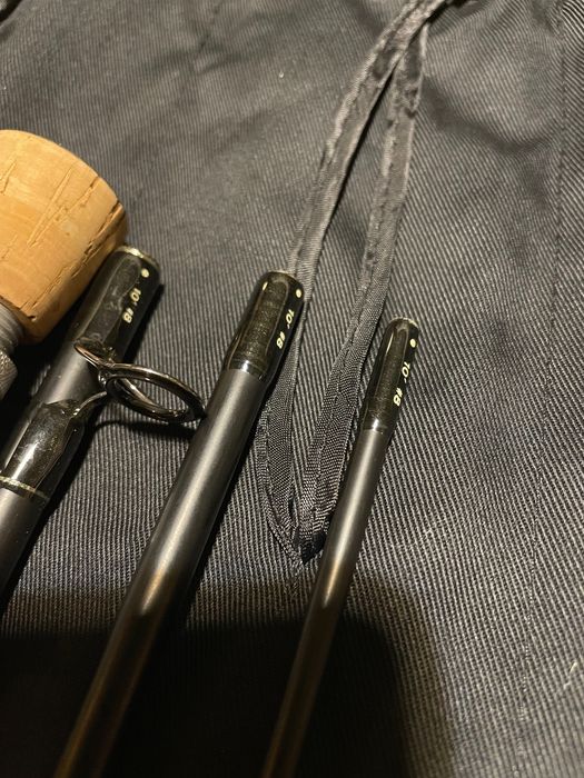 Въдица и макара с шнур за мухарски риболов