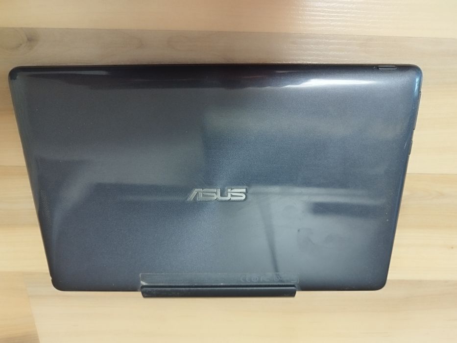 ASUS Transformers Book T100TA, dispozitiv 2-în-1 (tableta) touchscreen