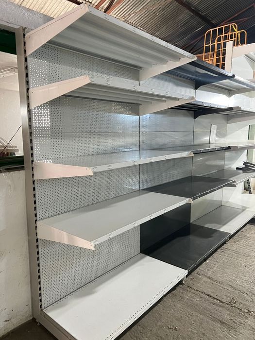 Rafturi metalice pentru supermarketuri