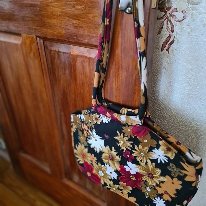 Женская  сумка  летняя