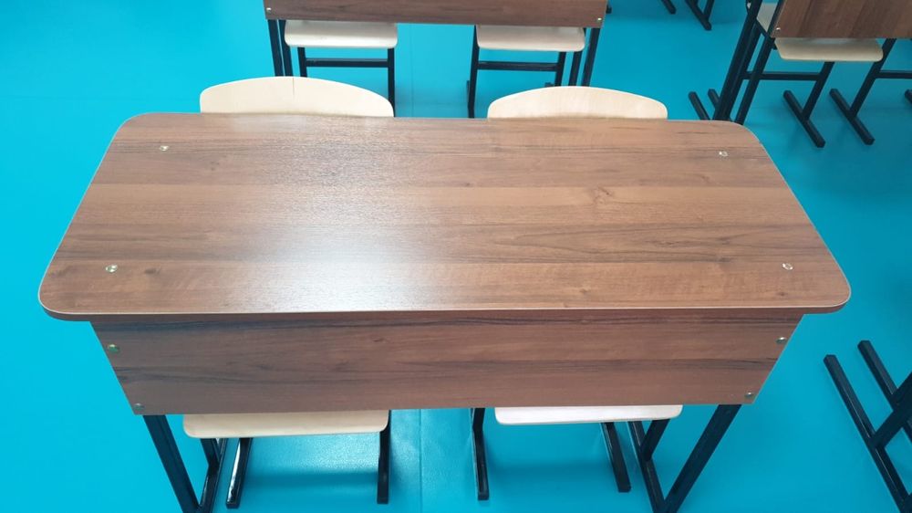 Школьные парты, стуль ,спинка