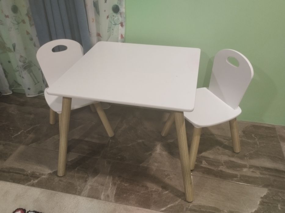 Детска масичка със столчета