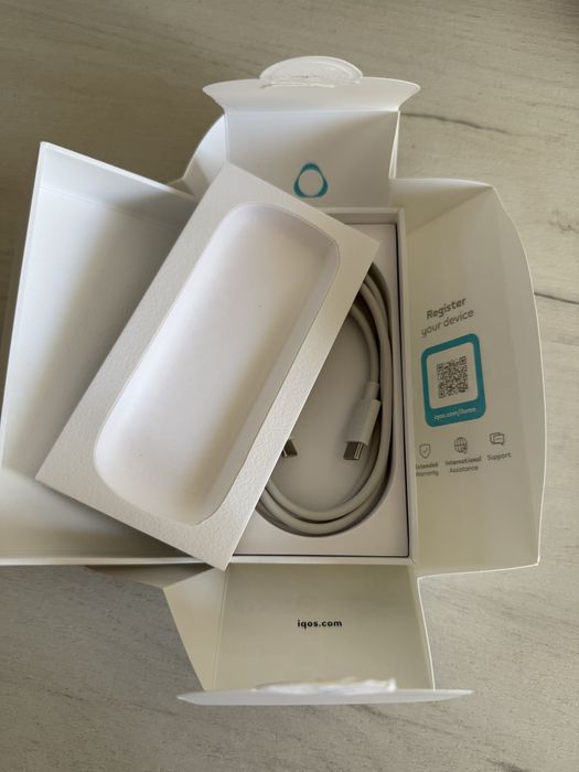 Iqos iluma i Vivid Terracotta