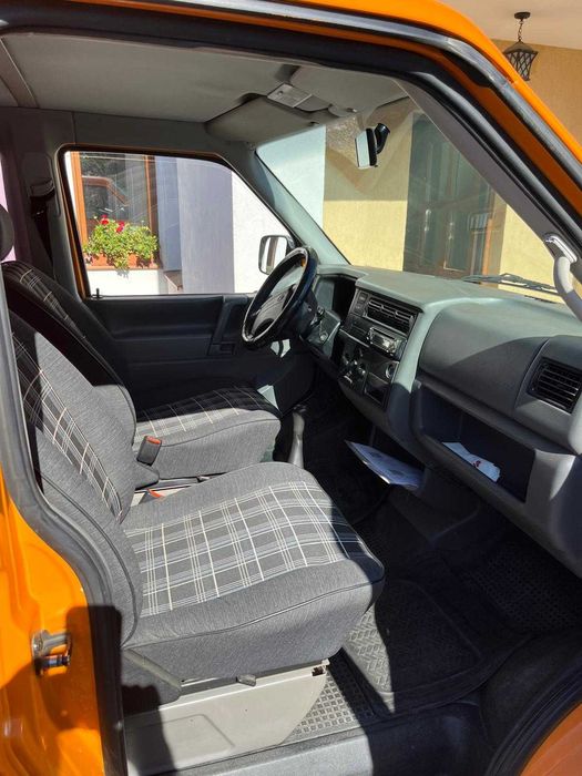 VW Caravelle model T4