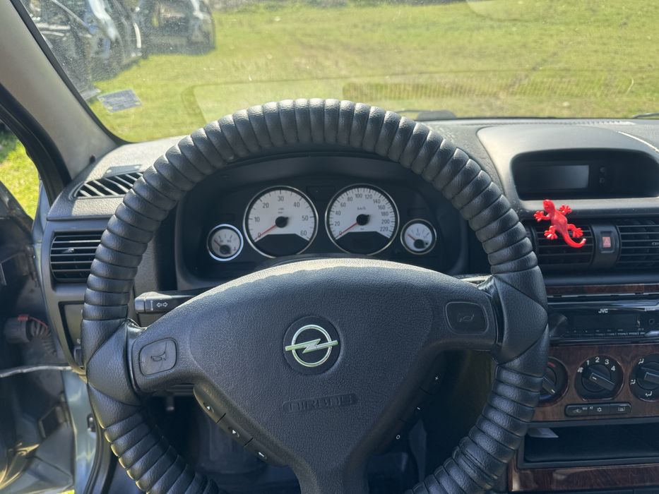 Opel Astra 2.0DTI на части