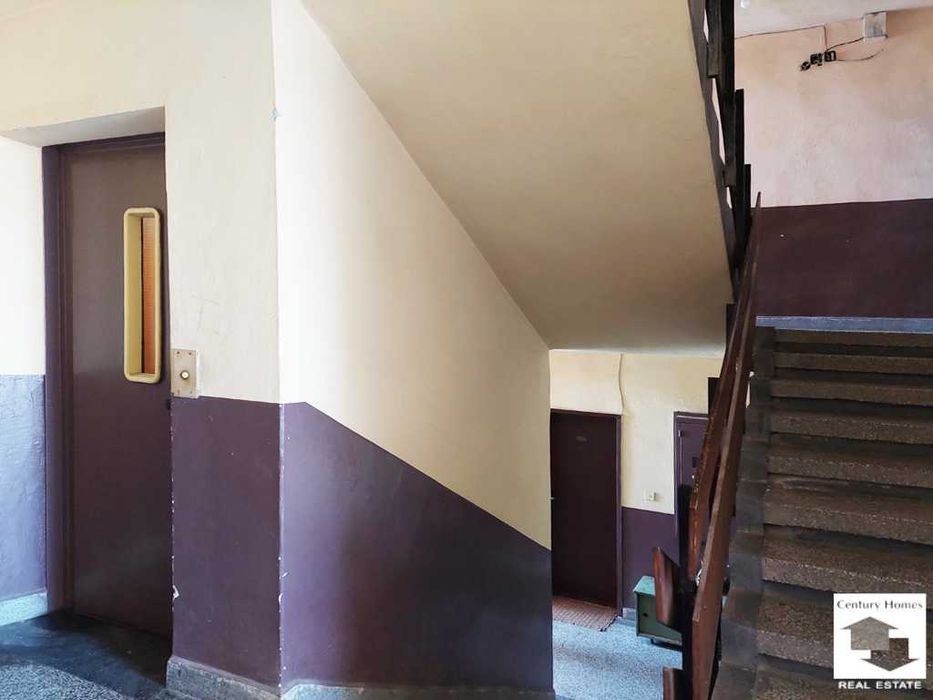 Продава се Четиристаен апартамент в Велико Търново, Център - 88 кв.м за 1250 €/кв.м - Снимка #12