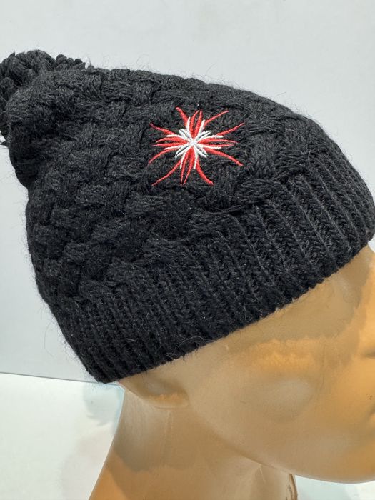 Дамска зимна шапка MAMMUT