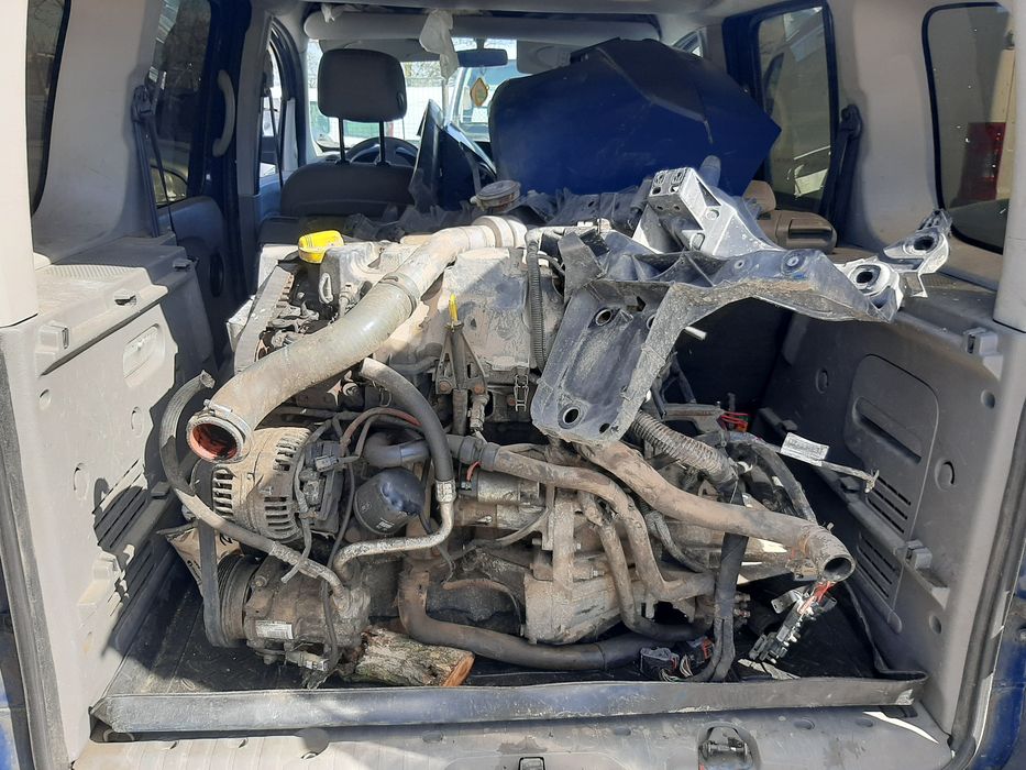 Dezmembrez piese renault kangoo citan maxi