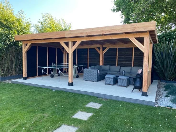 Vand foisor de gradina oferta speciala