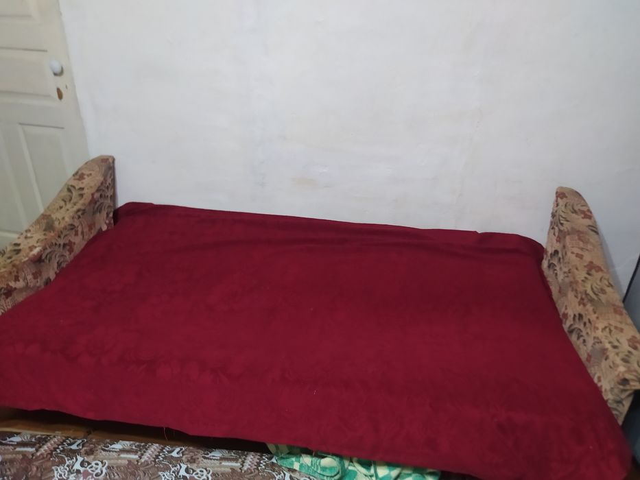 Диван и два кресла 400 тыс