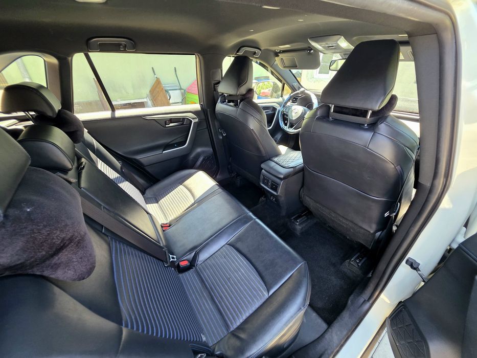 Vând Toyota RAV 4 Luxury Hybrid 2019 (GPL)