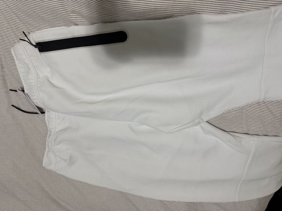 Nike Tech Fleece Joggers White/Black