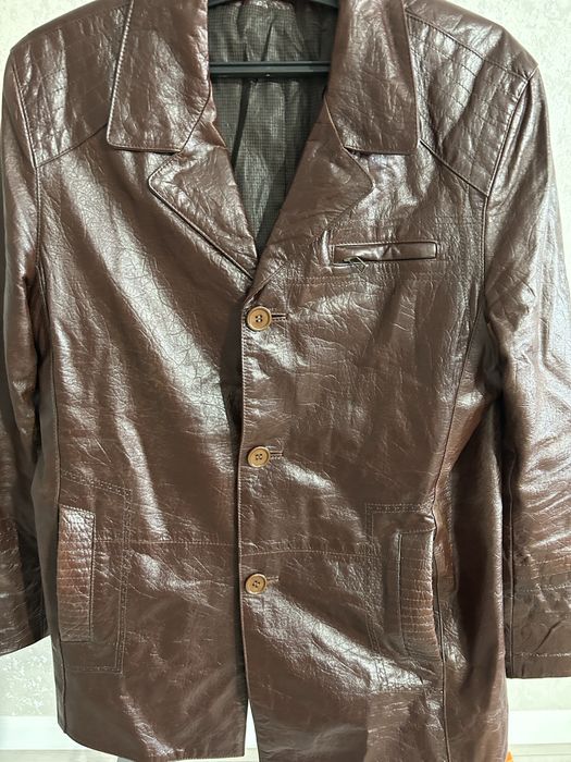 Кожаный пиджак 35000 тг
