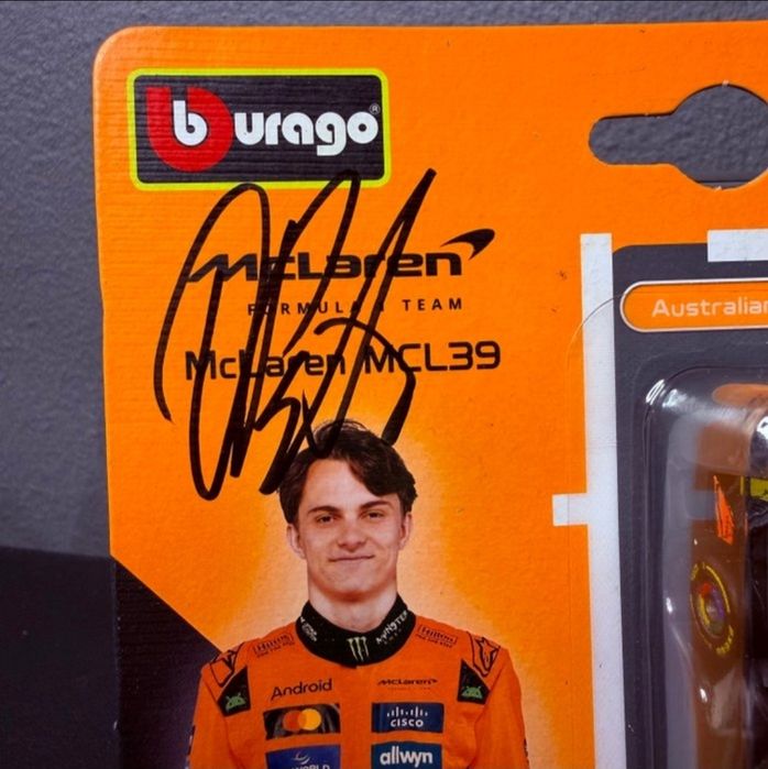 McLaren- burago McLaren mcl39 car n81-Oscar Piastri 2025