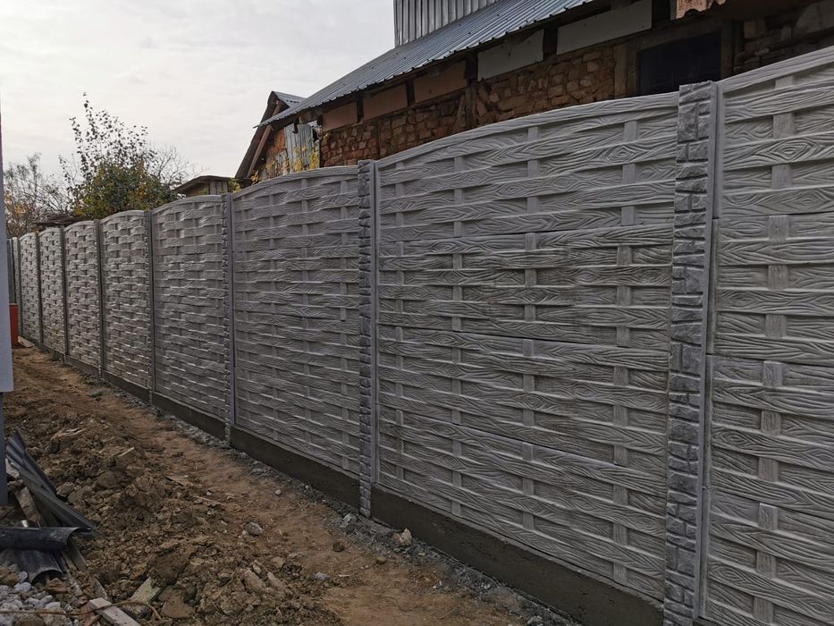 Montaj Gard beton, placi si stalpi gard Jaluzea