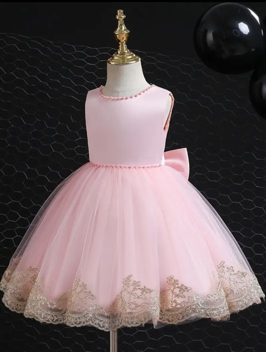 Нарядное платье на девочку