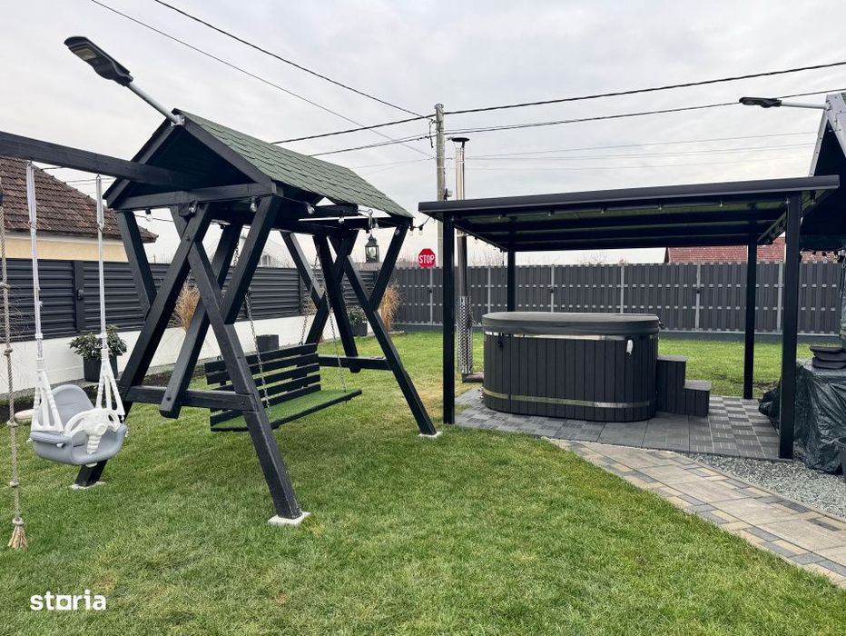 Casa moderna, complet mobilata, cu panouri solare, jacuzzi,aproape de