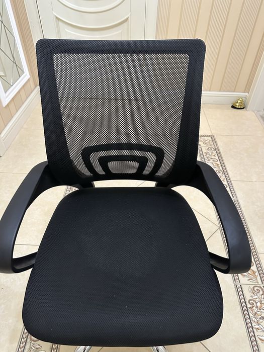 Кресло офисное «Бюрократ»